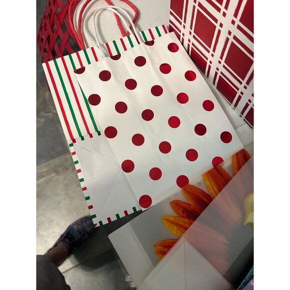 Assorted Christmas Decor Gift Boxes & Bags Wrapping Paper Various Seasons - Picture 5 of 8